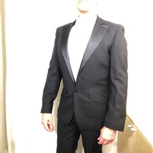 J. Lindeberg Tuxedo Men’s Size 46 (US 36/38R)